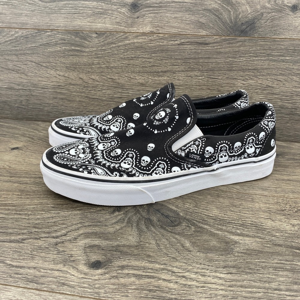 Vans Classic Slip-On Shoes Mens 8.5 Womens 10 Black Bandana Paisley Skull Print - Picture 2 of 9